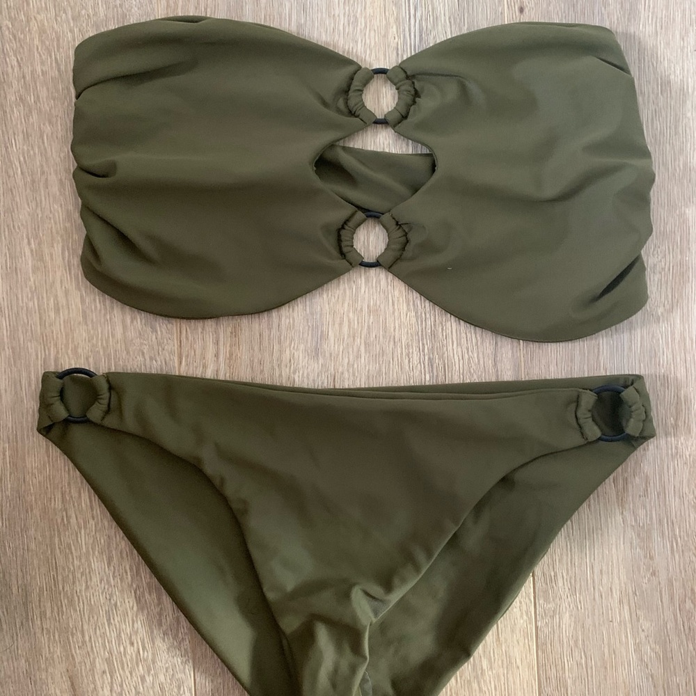 Exclusive Mikoh Set